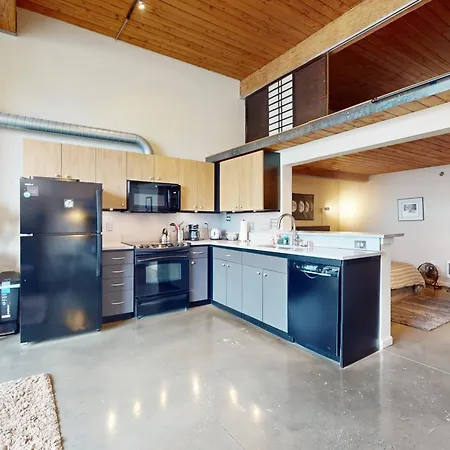 19Th Avenue Lofts Unit 213-2