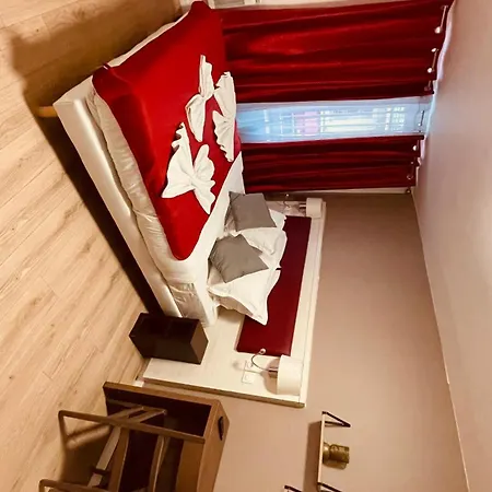 Jeff Hotel-3