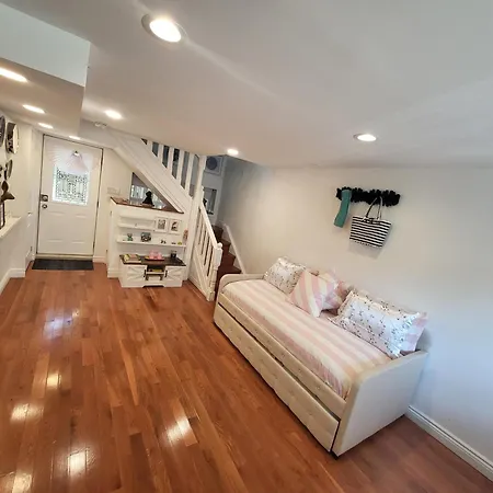 Downtown Toronto House Central 2Bed 2Bath Subway Free Parking-2