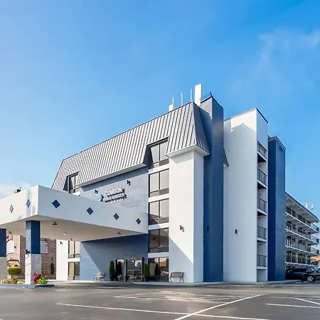 Clarion Inn & Suites Near The Leconte Center Pigeon Forge-2