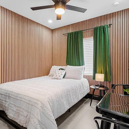 Baybreeze Apartments By Lowkl-2