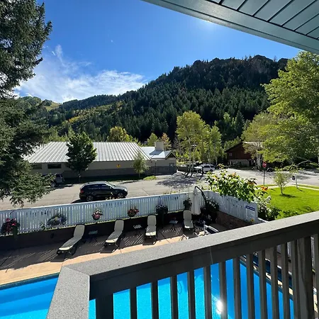 Shadow Mountain Lodge-2