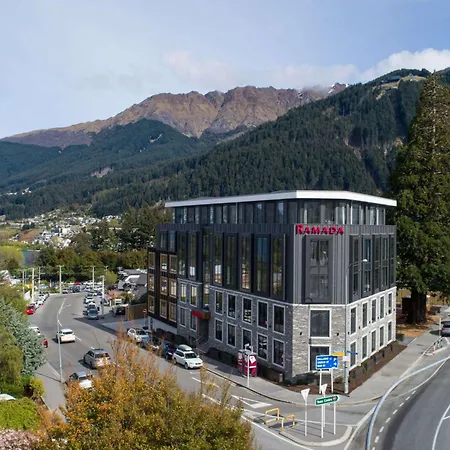 Ramada By Wyndham Queenstown Central-3