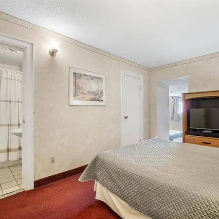 Royal Inn & Suites-2
