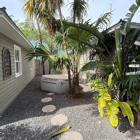 Ibis Suite | Bright Hideaway, Hot Tubs, Steps From Duval!-3