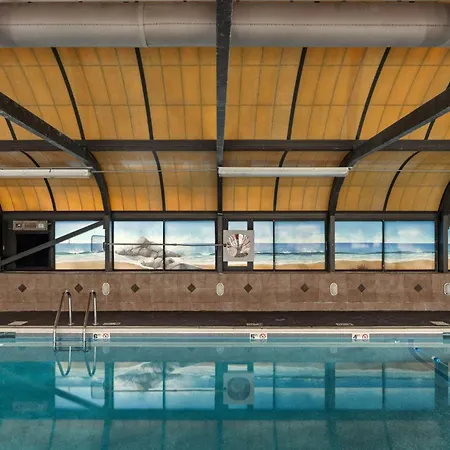 Club Wyndham Newport Onshore-2