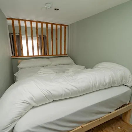 Talbot Street Guest House-3