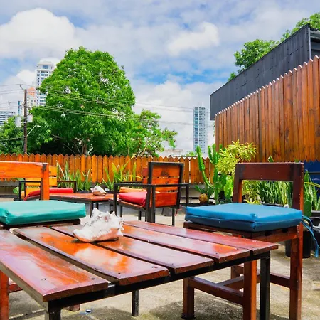 Eden'S Garden Hostel-2