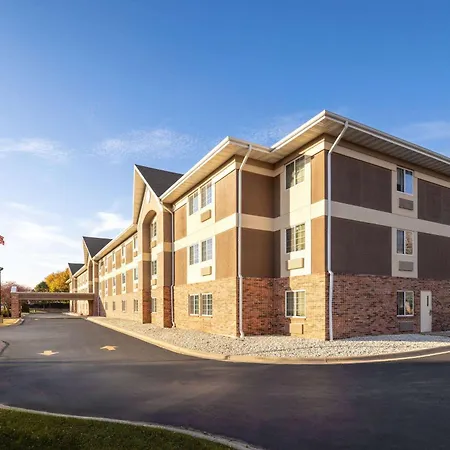 Days Inn & Suites By Wyndham Green Bay Wi-3