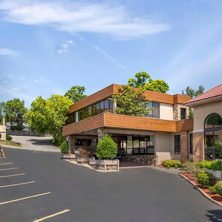 Best Western Plus Landing View Inn & Suites-3