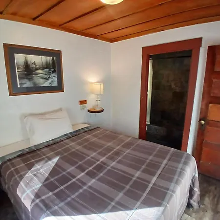 Cabin 33, 3 Bedroom 2 Bath-3