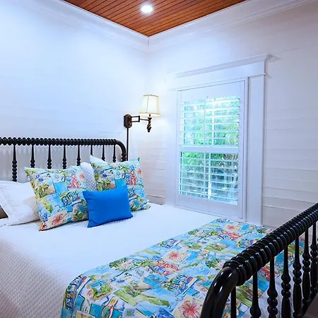 Pineapple Cottage-3