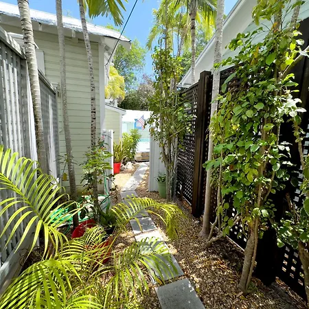 The Southern Cross Tropical Village-3