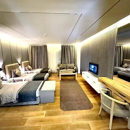 Queens Suite Hotel-3