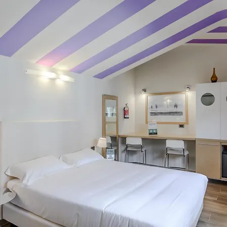 Hotiday Aparthotel Firenze-2