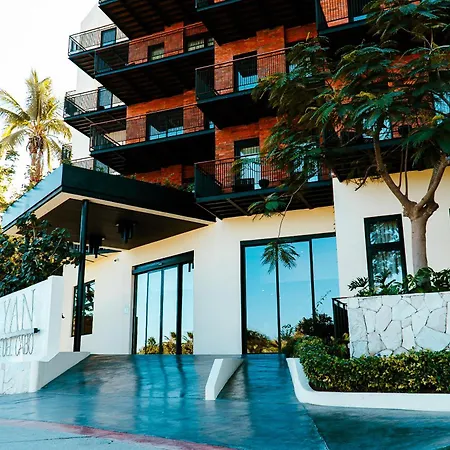 Flamboyan Hotel & Residences-2