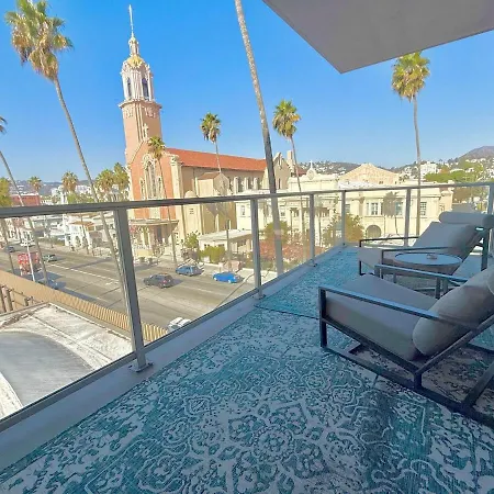 Hollywood Sign View 2 Bed 2 Bath Premium Corner-3