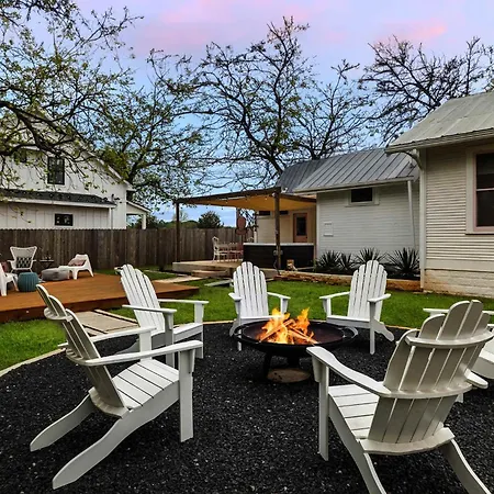 Pink Duchess - Mins To Main Hot Tub & Fire Pit-2