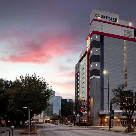 Courtyard By Marriott Dallas Downtown/Reunion District-2