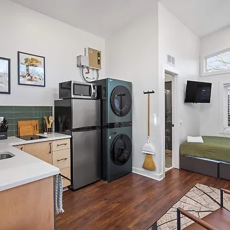 The Acorn - Tiny House In Historic Oakwood-2