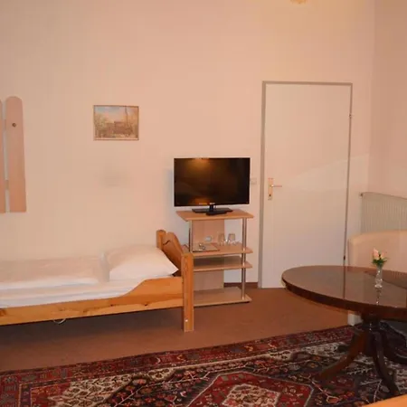 Hotel Pension Walzerstadt-2