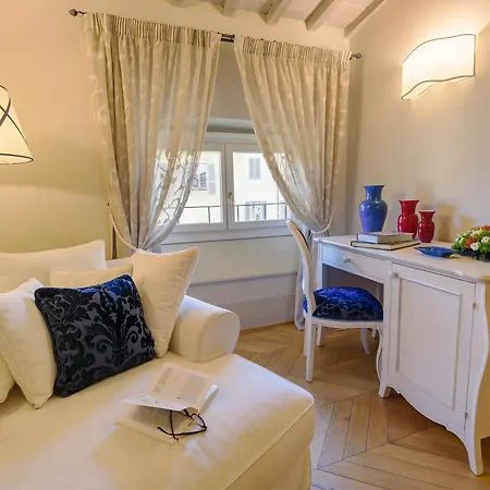 Palazzo Della Stufa Residenza D'Epoca-2