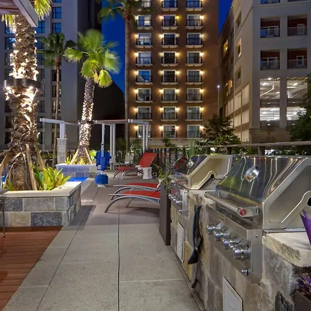 Hampton Inn & Suites On The San Antonio Riverwalk-2