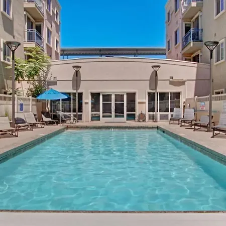 Downtown Condo Near The Convention Center-3