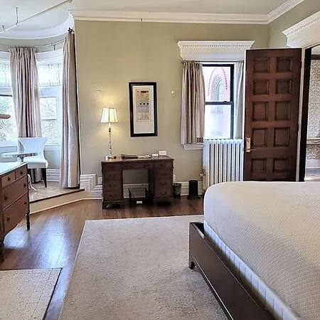 The New Victorian Mansion Bed & Breakfast-2