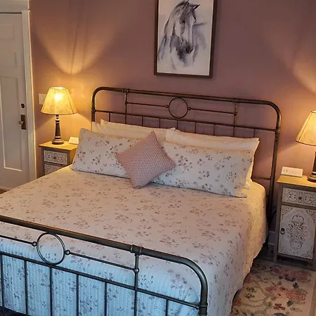 Bourbon Barrel Inn Bed & Breakfast-3