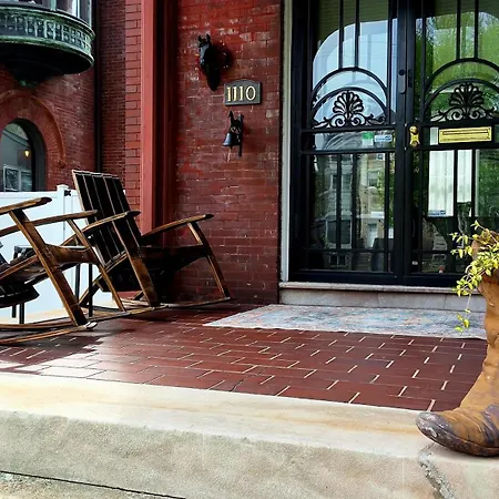 Bourbon Barrel Inn Bed & Breakfast-2