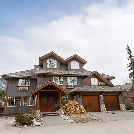 Creekside Villa-2