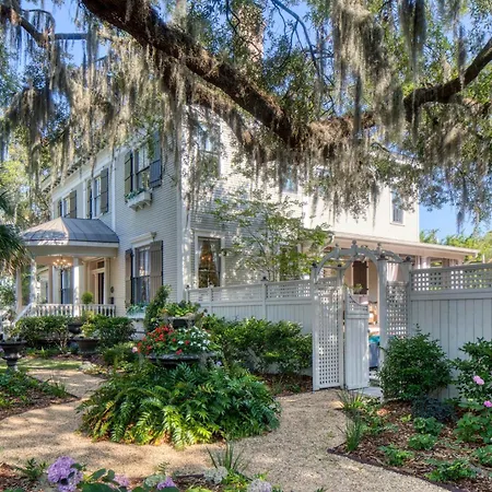Estill Manor- Luxurious Savannah Estate With Pool & Garden - Sleeps 12-2