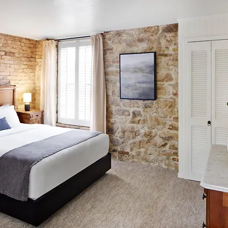 Maison Fleurie, A Four Sisters Inn-3