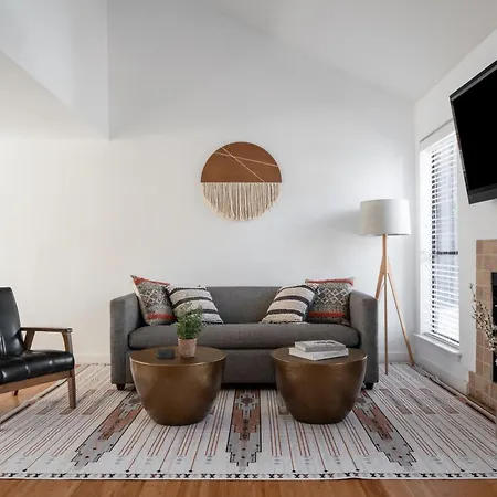 Heart Of Austin Hideaway-3