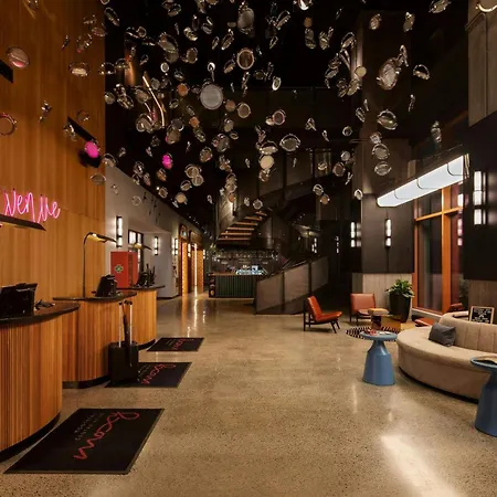 Moxy Montreal Downtown-2