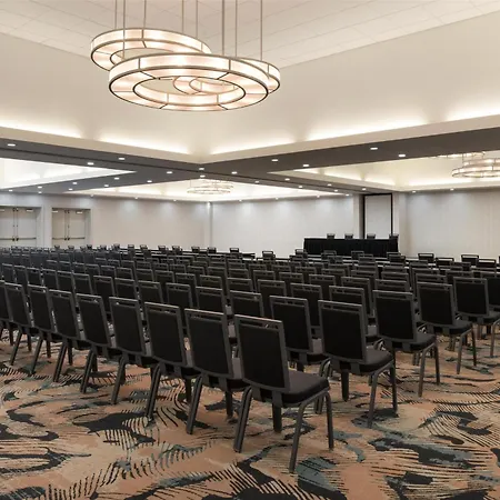 Doubletree By Hilton Virginia Beach-3