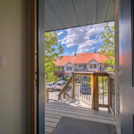Bow Valley Chalets-Entire 2 King Bedrooms Townhouse-2