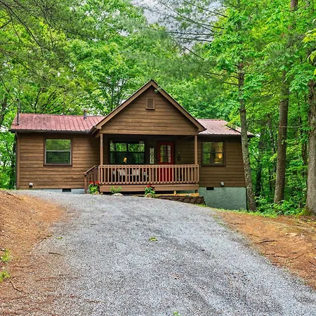 Serene Escape Minutes From Smoky Mountain Fun-3