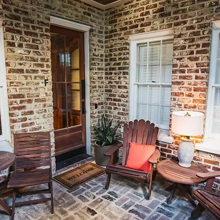The Charlestonian-2