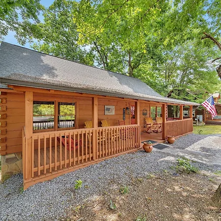 Er76 - Bear Tracks - Great Location! Close To All The Action! Cabin-2
