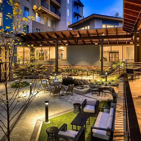 Embassy Suites By Hilton Gatlinburg Resort-3
