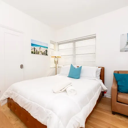 Bellamor Apts At 5Th St Shopping Mall-2