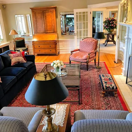 Shaughnessy Heritage Manor On Vancouver'S Westside Free Housekeeping Optional-3