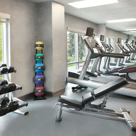 Fairfield Inn & Suites By Marriott Calgary Downtown-3
