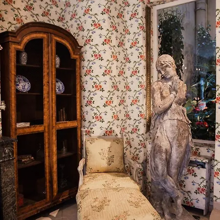 Hotel Caron De Beaumarchais-3