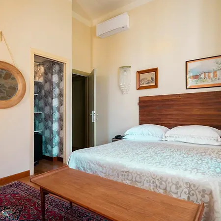 Palm Gallery Hotel-3