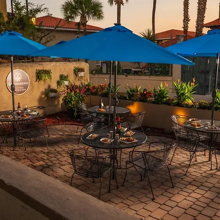Inn On Charlotte Boutique Hotel-3