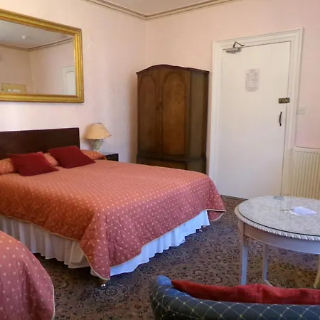 Averon Guest House-3