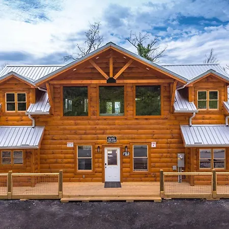 Frequent Wildlife Sightings + Easy Drive To The Smoky Mountain National Park! -Big Bear Views Lodge-2